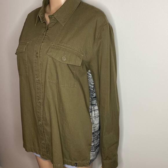 Volcom Green Cargo Button Down Long Sleeve Jacket with Pockets & Pattern Back - Picture 2 of 8